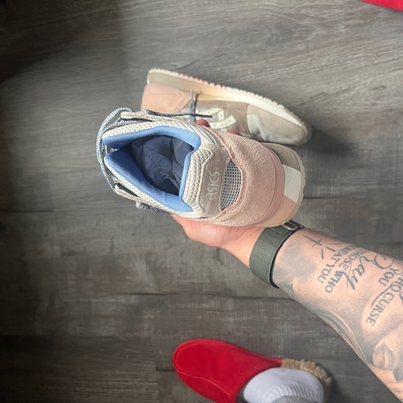 ASICS - Picture 3 of 5